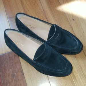 Vionic Waverly Loafers in Black Suede